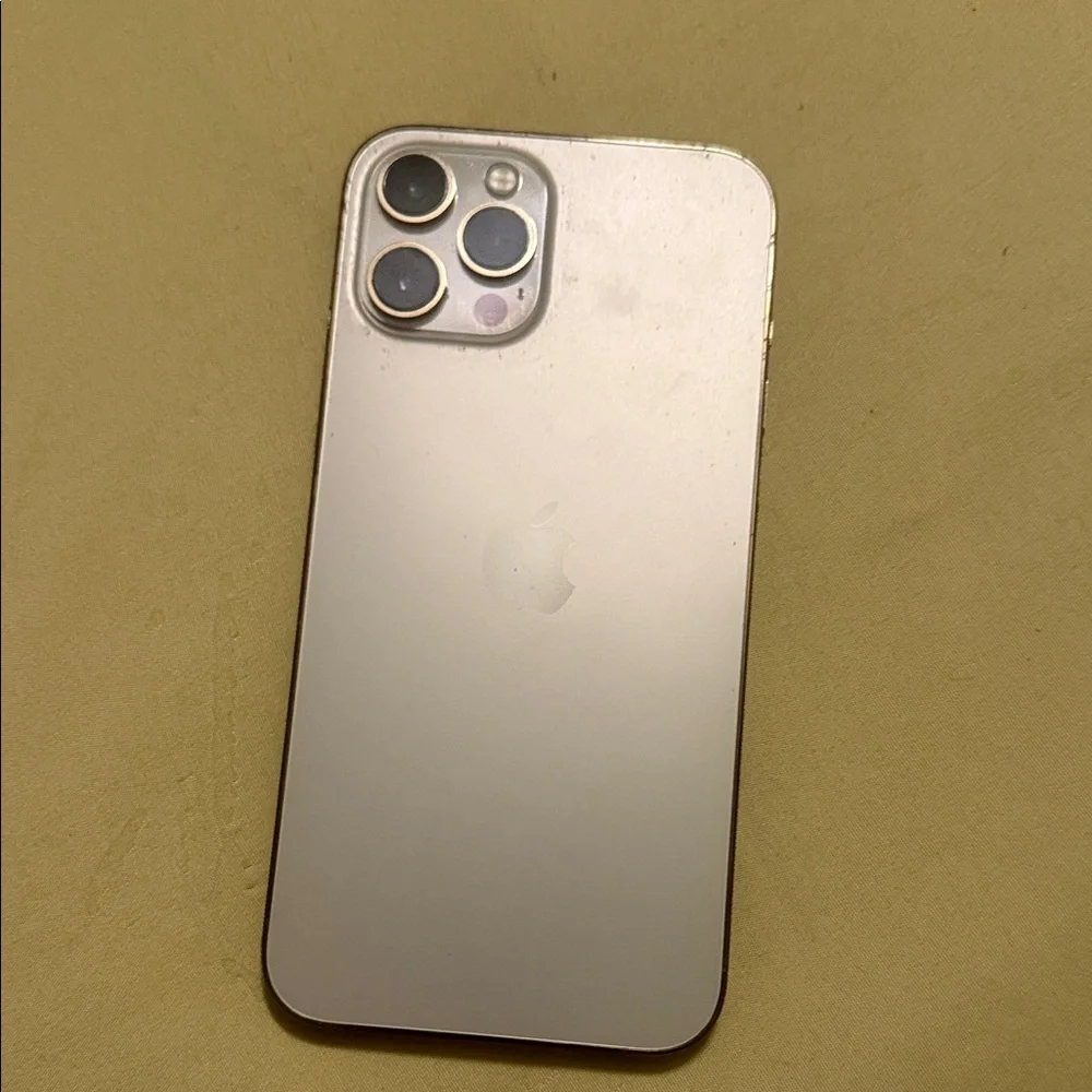 Apple Smartphone in Elegant Silver